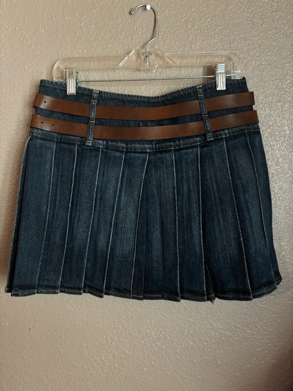 Burberry Dark Blue Denim Pleated Mini Skirt with Brown Double Belts - Picture 4 of 11